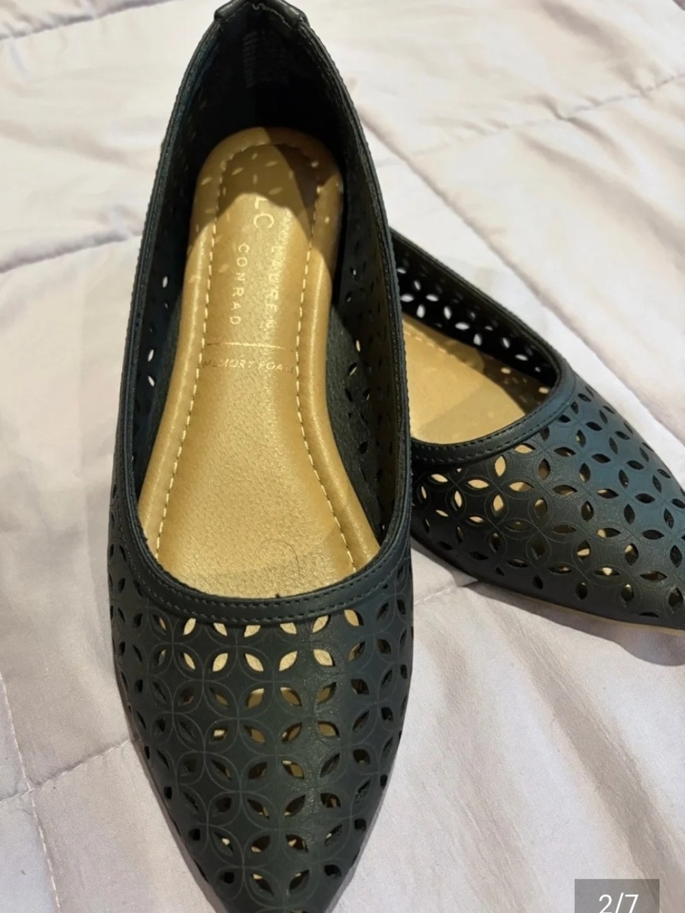 Brand New LC Lauren Conrad Perforated Flats in Black Size 6